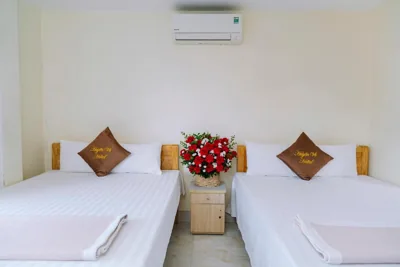 Double Room with Private Bathroom — Lan hạ bay view homestays